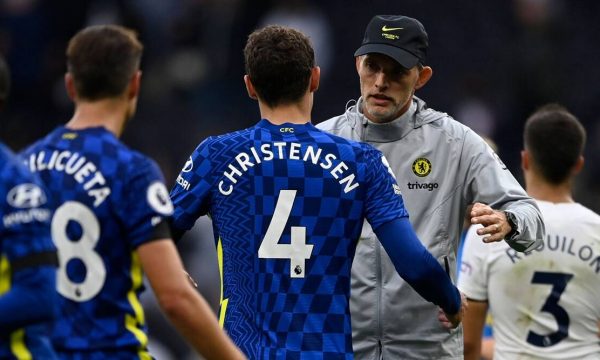 Tre gjigantë të Premierligës në garë për yllin e Chelseat