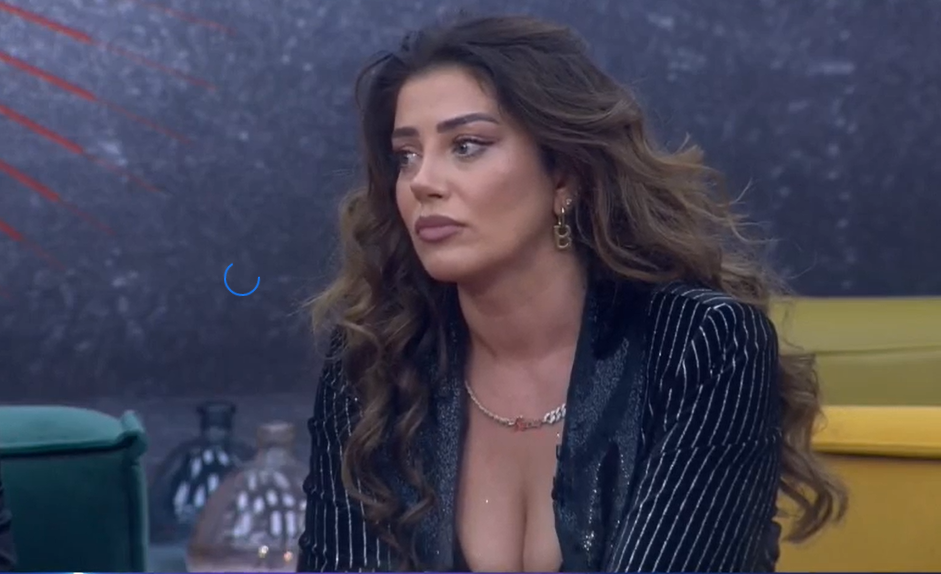 Arjola nuk ndalet, provokon edhe sonte