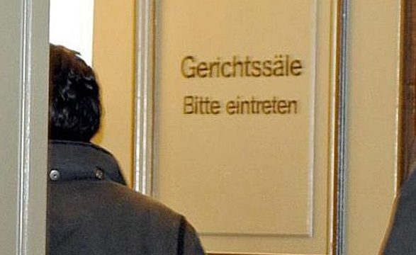 Dënohet kosovari në Zvicër që kërcënoi gruan se do t’i vriste atë dhe babanë e saj