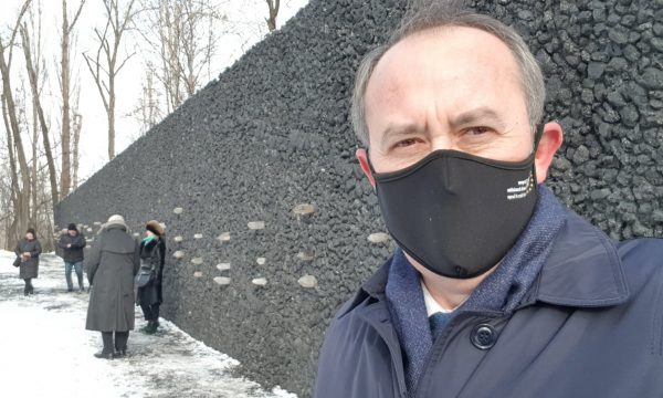 Avdullah Hoti qëndron dy ditë në Ukrainë- i ftuar për të shënuar përvjetorin e masakrës ndaj hebrenjëve