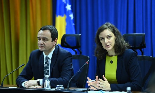 Propozimi për shtrenjtim të rrymës, qeveria akoma s’ka dërguar komentet e saj në ZRrE