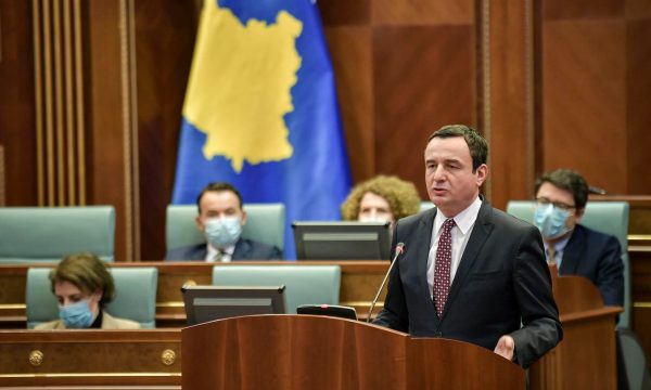 Kurti falënderon deputetët për rezolutën: Nuk do t’i shkelim parimet tona