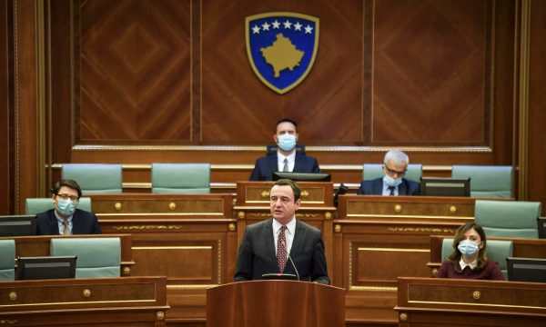 Kurti arsyeton deklaratat e tij për ulje të çmimeve të rrymës sa nuk ishte kryeministër
