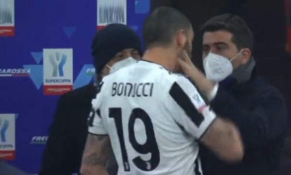 Bonuccin nuk e mbajnë nervat pas golit të Sanchez në minutën e 120-të, kush ishte personi me të cilin bëri sherr