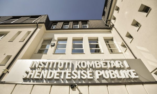 IKShP’ja paralajmëron përkeqësim të situatës me COVID-19, ka disa thirrje për qytetarët