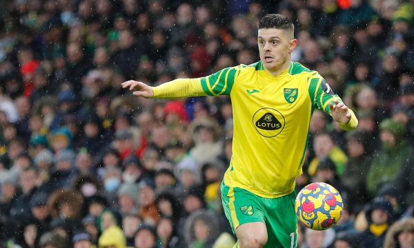Rashica ndihmon Norwichin në triumfin e madh ndaj Evertonit