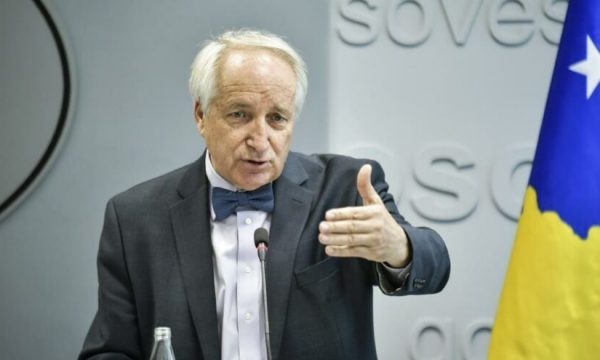 Ministri Latifi deklarohet pas reagimeve nga shtetet fqinje lidhur me masat e vendosura për të hyrë në Kosovë