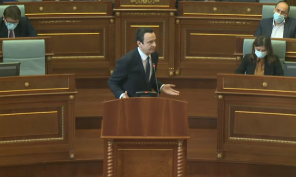 Kurti-deputetëve: Më tregoni si ta paguajmë rrymën?