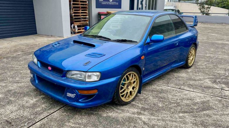 Ky Subaru Impreza i rrallë i vitit 1998 po shitet nga qeveria australiane dhe ka një histori interesante