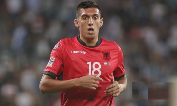 Myrto Uzuni afër kalimin në La Liga