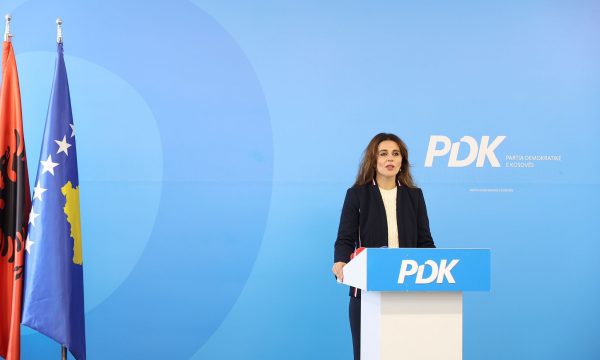 “Zgjedhjet janë të pashmangshme”, thotë nënkryetarja e PDK-së