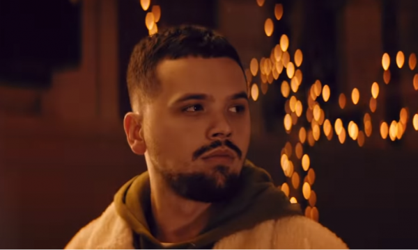 Reagimi qesharak i nënës së Yllit për këngën me Ritën: “Kuku unë s’kom Spotify!”