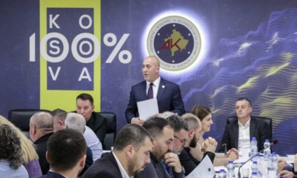 Pas rritjes së rasteve me Covid-19, AAK kërkon masa urgjente nga shteti