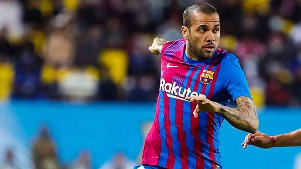 Alves zgjedh pesëshen më të mirë të Barcelonës ndonjëherë – çuditërisht nuk e përfshin Messin në të