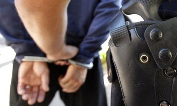 Policia e pa në video duke përdorur armën e zjarrit, arrestohet i dyshuari