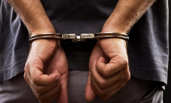 Arrestohet një person i kërkuar nga Policia e Kosovës