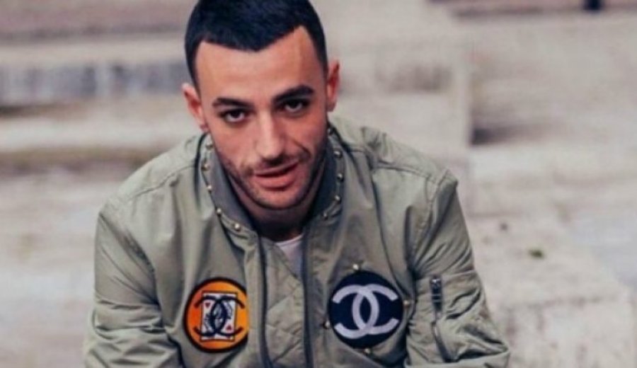 Arrestohet Stresi, reperi shqiptar publikon foto nga vetura e policisë
