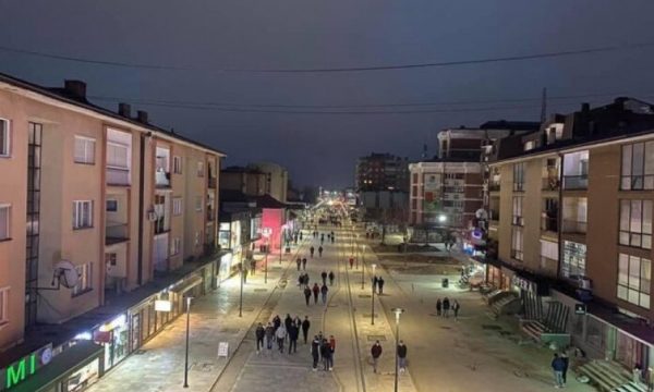 Kërcënuan policët me kallashnikov, dy burra nga Podujeva në kërkim