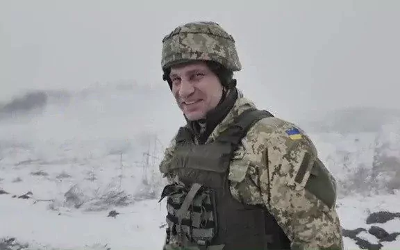 Klitschko i bashkohet ushtrisë: Tashmë jemi në luftë
