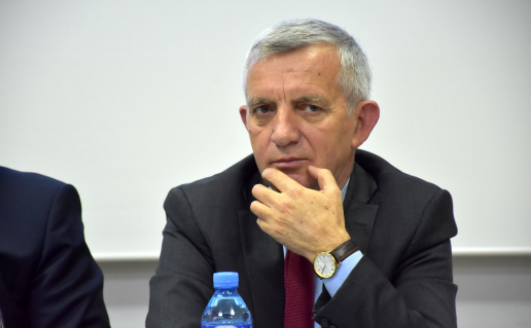 Ambasadori i Shqipërisë viziton Gjilanin, takohet me kryetarin Hyseni