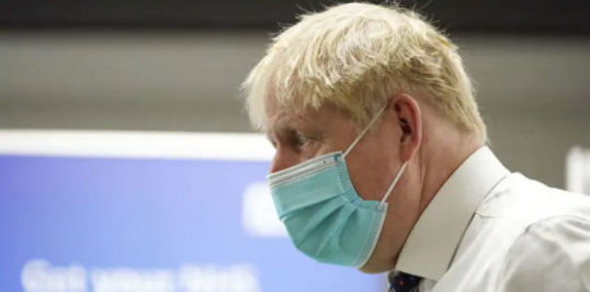 Boris Johnson po rrezikon postin e tij
