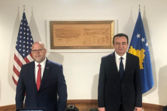 Kurti pret Hovenier: Pres bashkëpunim të ngushtë me ambasadorin
