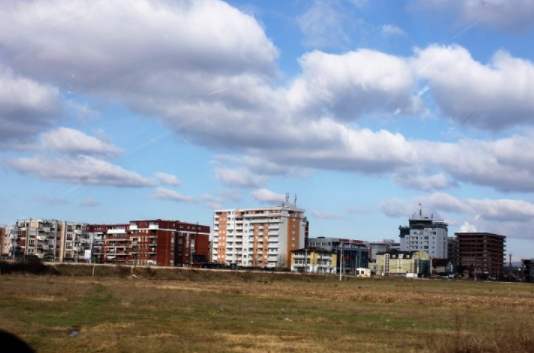 Ndalohet vetura e dyshuar në Drenas, sekuestrohen pajisje për prodhimin e kriptovalutave