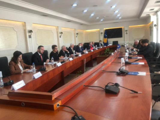 Komisioni për Sigurinë Kombëtare të Shqipërisë nis vizitën në Kosovë, shkëmbejnë informacione reciproke