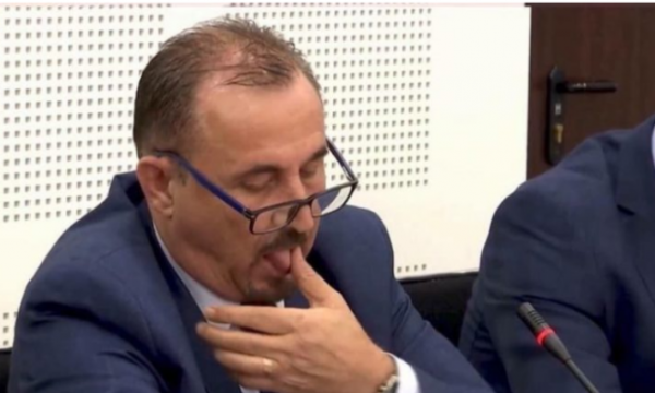 Mustafa pendohet: Nuk merrem më kurrë me politikë, edhe nëse më bëjnë president