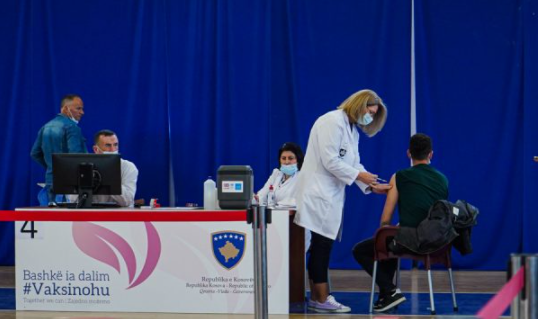 Vetëm 330 doza të vaksinës Anti-Covid u administruan në 24 orët e fundit në Kosovë