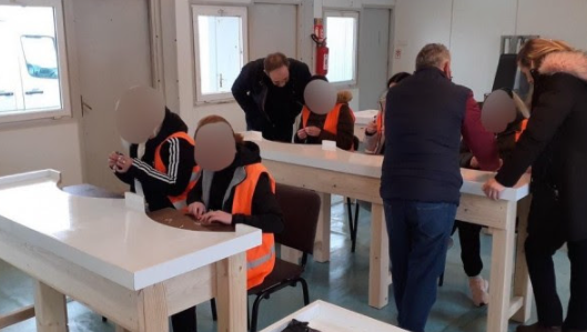 Në Qendrën Korrektuese për Femra në Lipjan, 8 të dënuara nisin trajnimin për punimin e stolive të filigranit