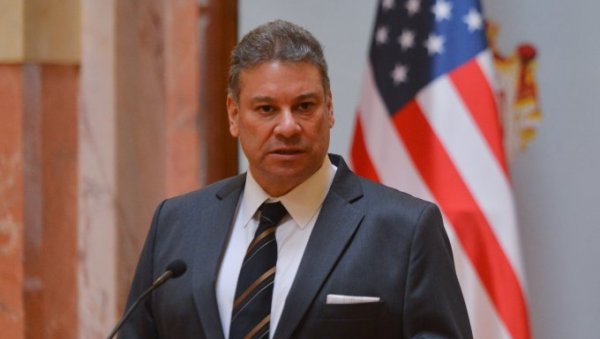 Escobar: Vizita në Kosovë dhe Serbi për t’i nxitur palët që të kthehen në tavolinën e dialogut