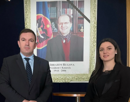 Edhe deputeti i Vetëvendosjes nderon figurën e Ibrahim Rugovës