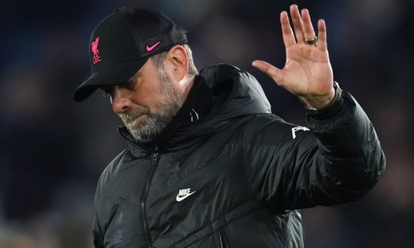 COVID-19 ‘pushton’ Liverpoolin, kërkesë zyrtare Ligës që të shtyjë ndeshjen me Arsenalin