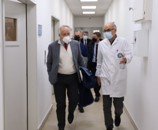 Ministri i Shëndetësisë viziton IKShPK-në, ka një apel për qytetarët