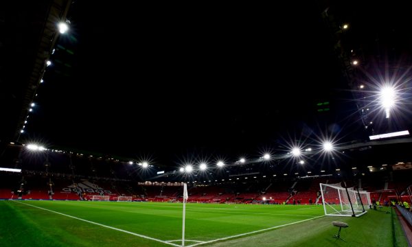 Manchester starton me Cavanin kundër Aston Villës