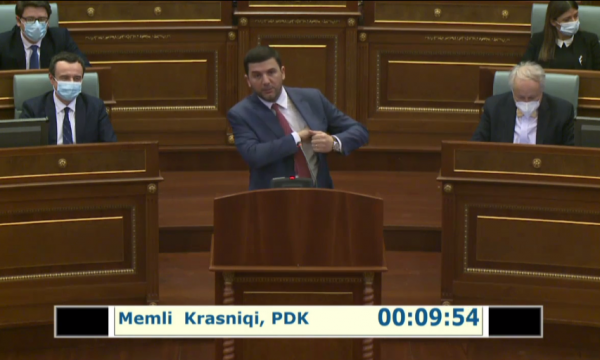 Krasniqi: Barazimi i të vaksinuarve me të pavaksinuarit është stimulim për mosvaksinim