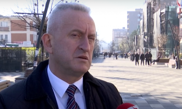 Qalaj kritikon qeverinë: Na duhet një Ministër i Brendshëm, jo një praktikant i dobët si Xhelal Sveçla