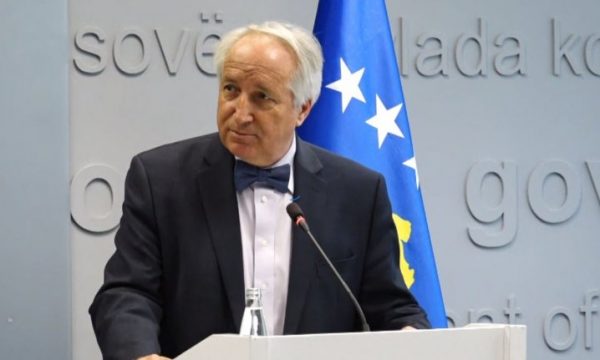 Ministri i Shëndetësisë kthehet në Kosovë