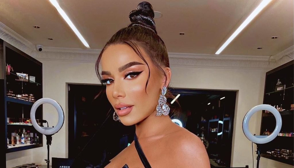 Tayna shfaqet joshëse në setin Louis Vuitton