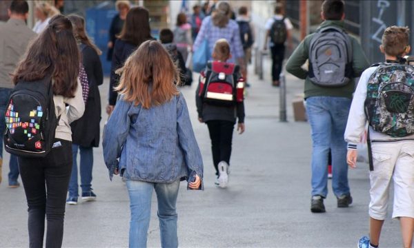 Rikthimi me prezencë fizike në shkolla vlerësohet se ka ndikuar pozitivisht tek nxënësit