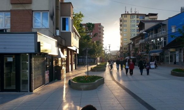 Gruaja nga Vushtrria rrihet nga burri, dërgohet në strehimore me katër fëmijë