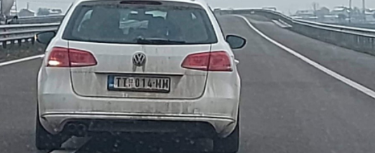 Serbët vazhdojnë me mospërfillje të reciprocitetit, nuk vendosin stikersa në targa