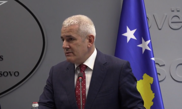 Sveçla: Serbia po vazhdon fushatën manipuluese ndaj qytetarëve serbë të Kosovës