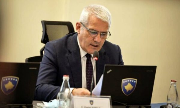 Kur do të procedohet Ligji i Pagave në Qeveri, tregon Xhelal Sveçla