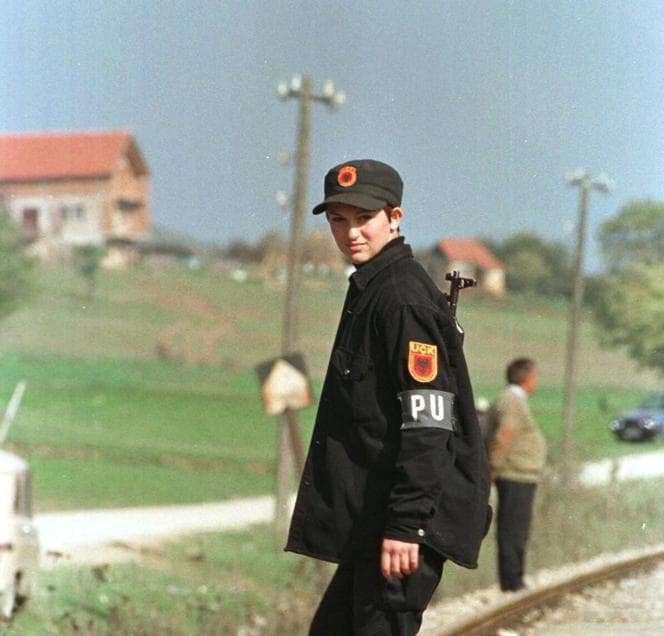 Shqipe Selimi rrëfen momentin kur veshi uniformën në moshën 14 vjeçare