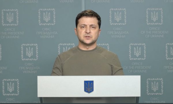 Zelenskyy: Unë dhe familja do të qëndrojmë në Ukrainë me popullin tim