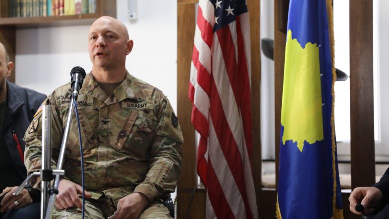 Komandanti i “Boondsteel” mban ligjëratë në xhami për 14-vjetorin e Pavarësisë së Kosovës