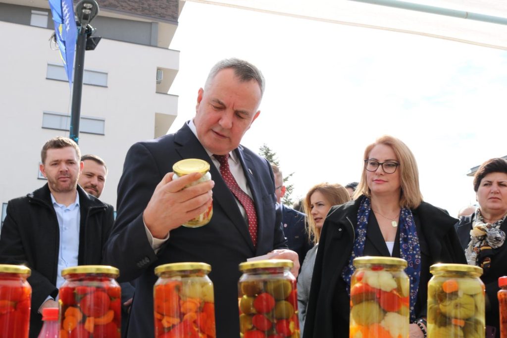 Lipjan, hapet panairi një ditor për promovimin e ushqimeve tradicionale