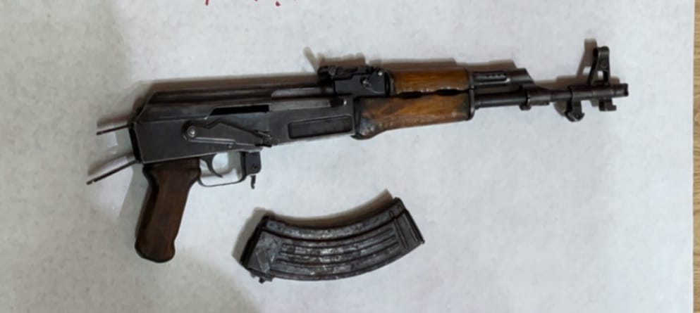 Arrestohen dy persona dhe sekuestrohet AK 47